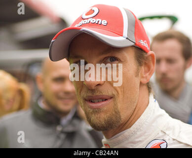 20.05.2012 Brands Hatch, Mercedes driver F1 Jenson Button visite pit lane prima della Domenica della Raceday nel 2012 il campionato DTM, Kent, Inghilterra Foto Stock