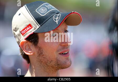 23.05.2012. Monte Carlo, Monaco. Il francese driver di Formula Uno Romain Grosjean Lotus di passeggiate attraverso il paddock di gara di F1 Via di Monte Carlo, Monaco, 23 maggio 2012. Il Grand Prix avrà luogo il 27 maggio. Foto Stock