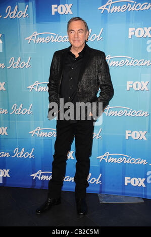 23 maggio 2012 - Los Angeles, California, Stati Uniti - Neil Diamond frequentando il Idol americano stagione 11 Gran Finale mostra - Sala stampa svoltasi presso il Nokia Theatre di Los Angeles in California nel maggio 23,2012. 2012(Immagine di credito: Â© D. lunga/Globe foto/ZUMAPRESS.com) Foto Stock