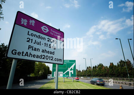 Londra 2012 Giochi Olimpici di instradare le informazioni segno sui principali A3 Road Londra in avvicinamento da sud-ovest. Foto Stock