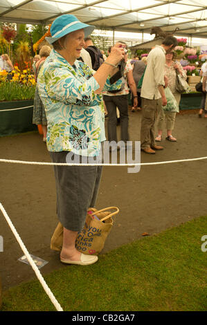 24 Maggio, 2012. Londra, Regno Unito. I visitatori della RHS Chelsea Flower Show 2012. Foto Stock