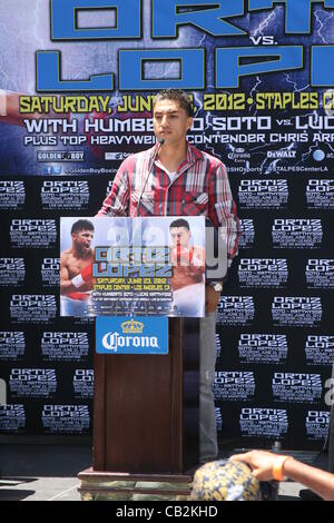 23.05.2012. Los Angeles, California. Josesito Lopez parla alla stampa circa i prossimi WBC Welterweight argento titolo di lotta su giugno 23rd. Premere il tasto Conferenza All Star Plaza di Staples Center in downtown Los Angeles, CA. Foto Stock