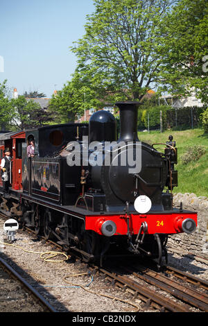 Swanage, Dorset, Regno Unito venerdì 25 maggio 2012. "Calbourne" trasporta nostalgici treni merci - la prima volta in 88 anni che il vittoriano "Calbourne" ha lasciato l'isola di Wight per una visita di lavoro sulla terraferma. Foto Stock