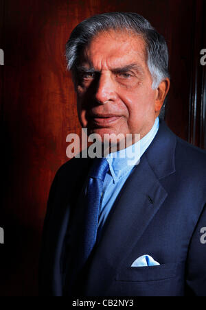Può16,2012 - Mumbai, India : Ritratto di Indian industriale Rata Tata, Presidente di Tata impero alla casa di Bombay, la tata gruppi sede a Mumbai. (Subhash Sharma)