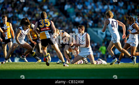 27.05.2012 Subiaco, Australia. Fremantle v West Coast Eagles. Azione durante il round 9 gioco giocato a Patersons Stadium. Foto Stock