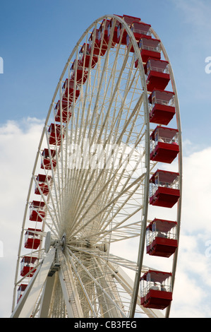 Dettaglio della ruota panoramica sul molo della marina in Chicago. Foto Stock