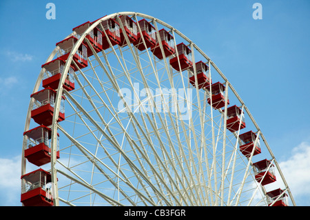 Dettaglio della ruota panoramica sul molo della marina in Chicago. Foto Stock