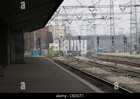 Sciopero ferroviario in Bulgaria - svuotare le piattaforme e le vie di Sofia Central station oggi Foto Stock