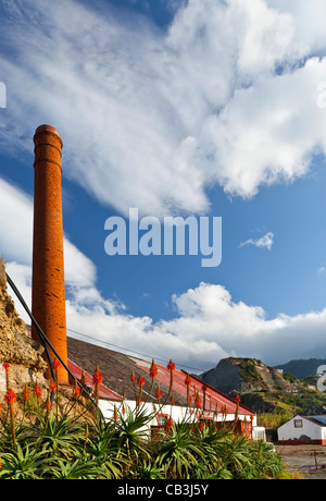 Mulino di zucchero in Porto da Cruz, Madeira, Portogallo, Europa Foto Stock