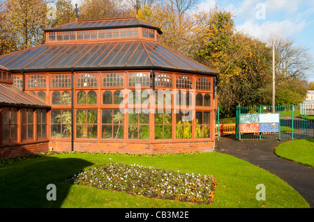 Il conservatorio a Stamford Park, Ashton Under Lyne, Tameside, Manchester, Inghilterra, Regno Unito Foto Stock