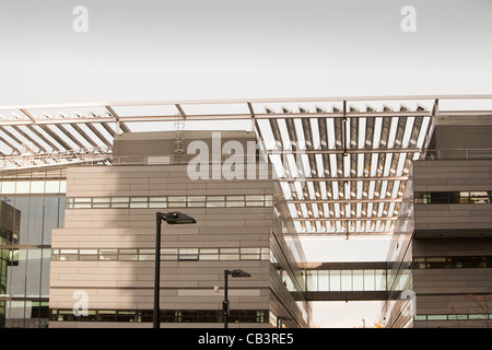 La Alan Turing edificio, chiamato dopo il mathemetician, è un verde costruire i lavori per la costruzione di un campus della Università di Manchester. Ho Foto Stock