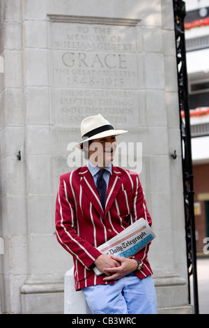 Eton versetti Harrow partita di cricket al Lords a Londra. Foto di James Boardman. Foto Stock