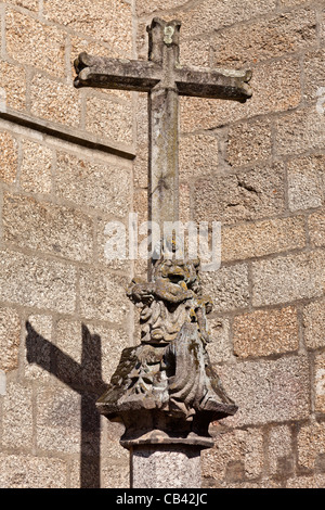 Nossa Senhora da Guia Croce di pietra a Guimaraes, Portogallo. Foto Stock