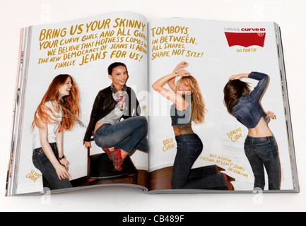 Annuncio in magazzino per Levi's andare via campagna Foto Stock