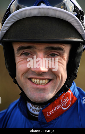 Il salto jockey Ruby Walsh nella parade ring a Wincanton gare Marzo 2009 Foto Stock