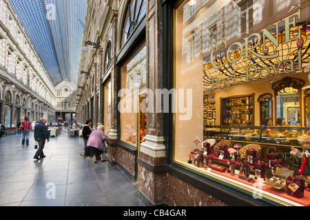 Queen's Gallery / Galerie de la Reine, parte delle Galeries Royales Saint-Hubert a Bruxelles, in Belgio Foto Stock