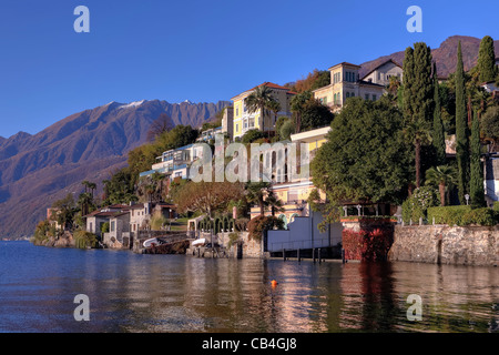 Guardare il Monte Verita e Moscia in Ascona, Ticino, Svizzera Foto Stock