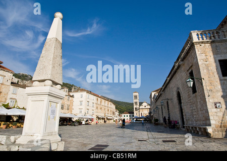 Trg Sveti Stjepana o St Stephens Square nella città di Lesina, Isola di Hvar, Croazia Foto Stock