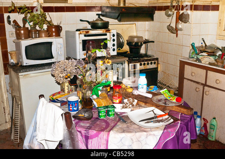 Disgustoso baraccopoli interno condizioni di vita - Francia. Foto Stock