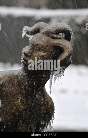 Mermaid Fontana in inverno, Regents Park, London, Regno Unito Foto Stock