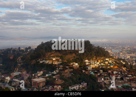 Vista di Antananarivo, capitale del Madagascar Foto Stock