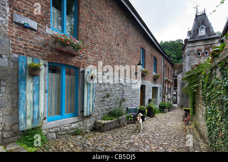 Vicolo di ciottoli a Durbuy, Ardenne, Belgio Foto Stock