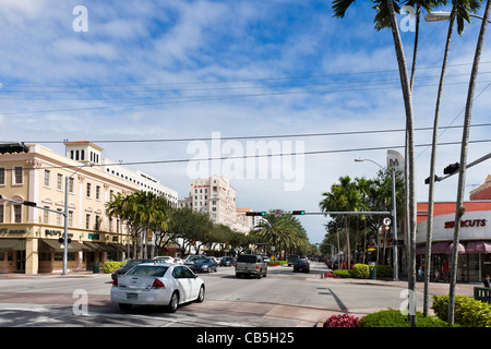 Negozi al Miracle Mile (Coral Way) nel centro cittadino di Coral Gables, Miami, Florida, Stati Uniti d'America Foto Stock