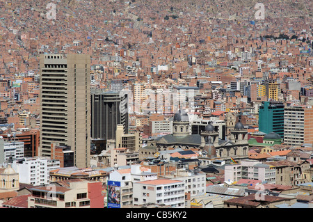 Una vista di La Paz in Bolivia dal Killi Killi viewpoint Foto Stock