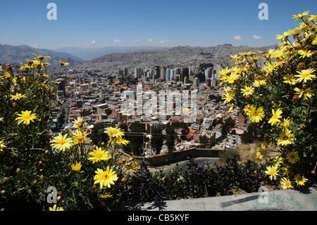 Una vista di La Paz in Bolivia dal Killi Killi viewpoint Foto Stock