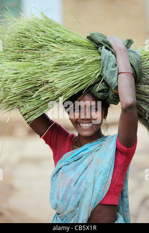 Donna che ride Andhra Pradesh in India del Sud Foto Stock