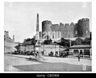 Castello di Shrewsbury pietra arenaria rossa Shrewsbury Shropshire Inghilterra centro storico Piazza Monumento Foto Stock