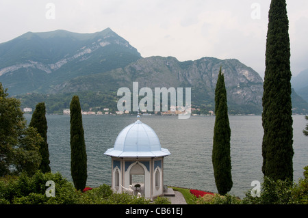 Giardini di Villa Melzi d'Eril, stabilito dal 1818, sulla riva sud-ovest del Lago di Como (Lario). Foto Stock