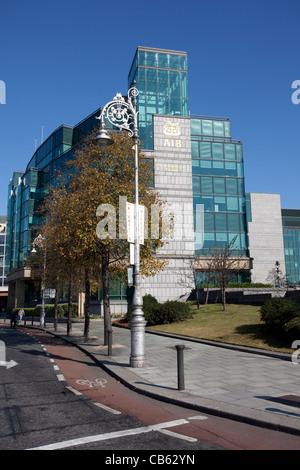 AIB Allied Irish Bank International Center sede AIB i mercati dei capitali di Custom House Quay, Dublin, Irlanda. Foto Stock