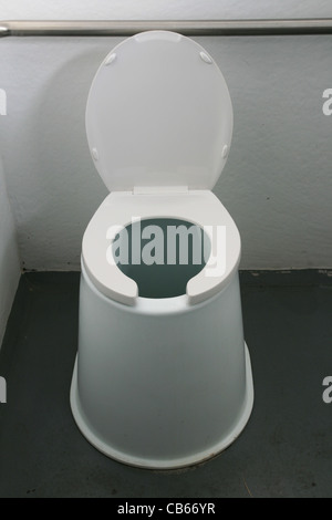 Accessibile moderno dipendenza pit wc Foto Stock