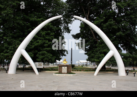 Mgr memorial building in marina beach,chennai,tamilnadu,l'india,asia Foto Stock