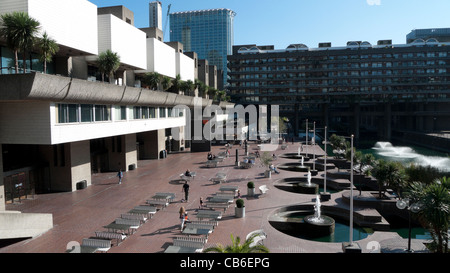 Il Barbican Centre di Londra Inghilterra REGNO UNITO Foto Stock