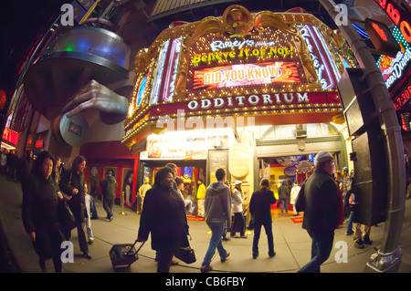 Credeteci o no di Ripley Odditorium in Times Square visto il Mercoledì, Novembre 23, 2011. (© Francesca M. Roberts) Foto Stock