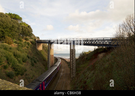 Lungo il treno via percorso e il percorso costiero in Teignmouth South Devon Foto Stock