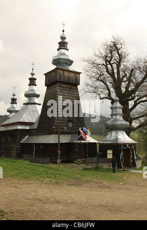 Chiesa in legno nella parte sud orientale della Polonia nel villaggio di Berest. Foto Stock