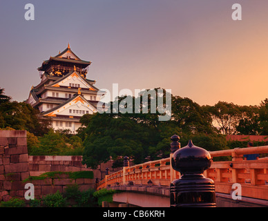 Il Castello di Osaka a Osaka, in Giappone. Foto Stock