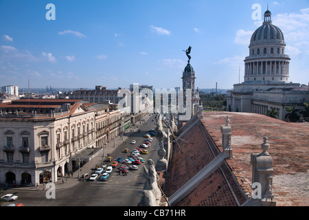 Vista del Teatro Nacional de Cuba al Teatro Payret, il Capitolio e il Paseo Marti, Havana (La Habana, Cuba Foto Stock