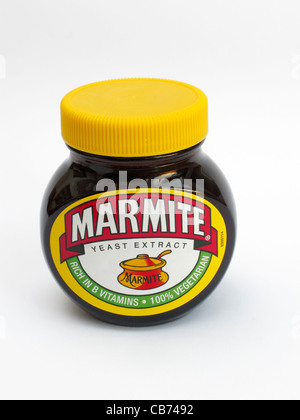 Marmite jar intaglio su sfondo bianco Foto Stock