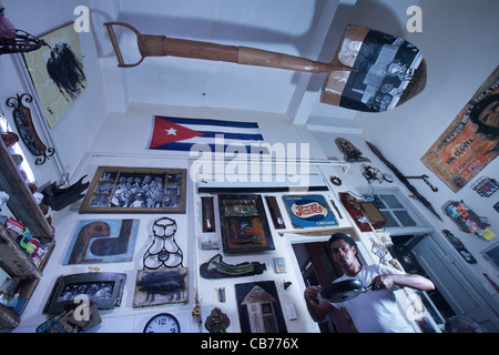 Utensili da cucina uomo scultore Havana Cuba Foto Stock