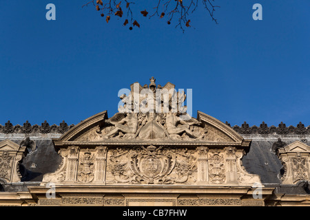 Dettagli architettonici dal museo del Louvre Parigi Francia Foto Stock