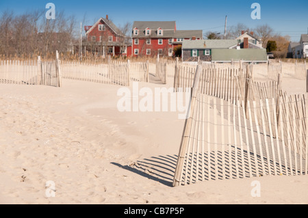 Spiaggia recinzioni in Chatham lighthouse beach, Cape Cod Foto Stock