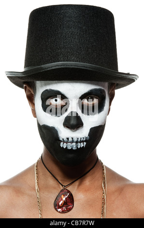 Una femmina di sacerdotessa voodoo con face paint Foto Stock