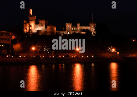 Città di Inverness, Castello da ovest, sopra il fiume Ness. Foto Stock