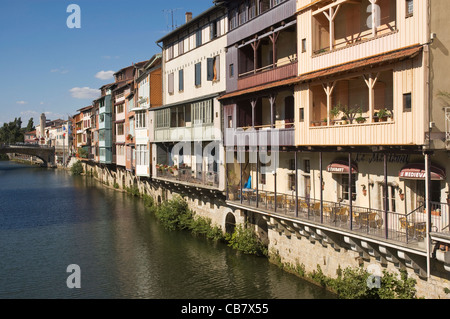 Elk196-1778 Francia, Langedoc, Castres, Agout River con case Foto Stock