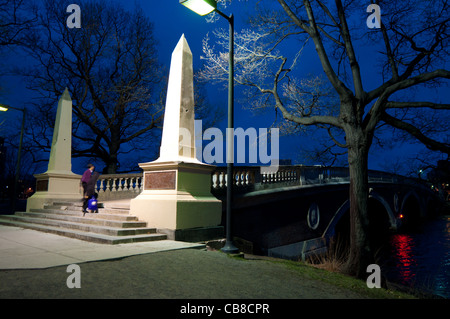 Giovanni settimane ponte sul fiume Charles a Boston e Cambridge, MA Foto Stock