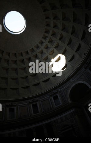 Il Pantheon romano antico luogo di culto, Roma, Italia. Foto Stock